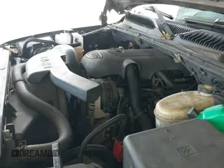 2003 Chevrolet Suburban Z71 with VIN 3GNFK16TX3G132587, listed as a IAAI auction lot 42166274 with Not provided miles and . Bid and sale history available at DreamBid. Image 19.