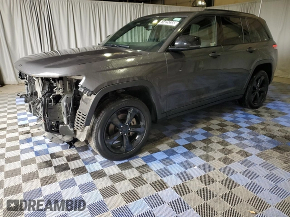 2023 Jeep Grand Cherokee Altitude z VIN 1C4RJHAG9PC621597, wystawiony jako Copart lot #61425335 z przebiegiem 50 644 mil mil oraz Czysty tytuł • Clean title. Historia ofert i sprzedaży dostępna na DreamBid. Obrazek 1.