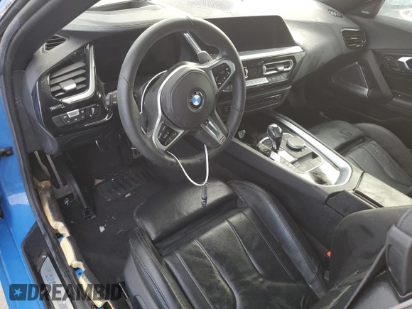 2020 BMW Z4 sDriveM40i z VIN WBAHF9C05LWW40270, wystawiony jako Copart lot #76310654 z przebiegiem Nie podano mil oraz Nie do naprawy • Non repairable. Historia ofert i sprzedaży dostępna na DreamBid. Obrazek 8.