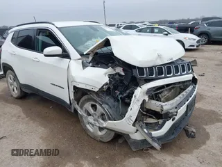 2020 Jeep Compass Altitude z VIN 3C4NJCBB9LT108501, wystawiony jako IAAI lot #41700451 z przebiegiem 66 395 mil mil oraz . Historia ofert i sprzedaży dostępna na DreamBid. Obrazek 1.