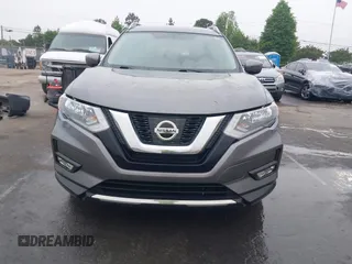 2017 Nissan Rogue SL z VIN 5N1AT2MT1HC897170, wystawiony jako IAAI lot #42037917 z przebiegiem 116 194 mil mil oraz . Historia ofert i sprzedaży dostępna na DreamBid. Obrazek 13.