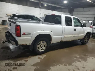 2005 Chevrolet Silverado 1500 Z71 with VIN 1GCEK19Z55Z202021, listed as a Copart auction lot 54431745 with 226,516 mi miles and Clean Title. Bid and sale history available at carsss.com. Image 3.