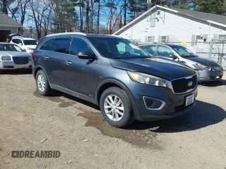 2017 Kia Sorento LX with VIN 5XYPGDA32HG258178, listed as a IAAI auction lot 41805367 with 103,895 mi miles. Bid and sale history available at carsss.com. Image 1.