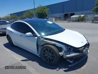 2023 Tesla Model 3 z VIN 5YJ3E1EA4PF454754, wystawiony jako IAAI lot #42665785 z przebiegiem 5 218 mil mil oraz . Historia ofert i sprzedaży dostępna na DreamBid. Obrazek 6.