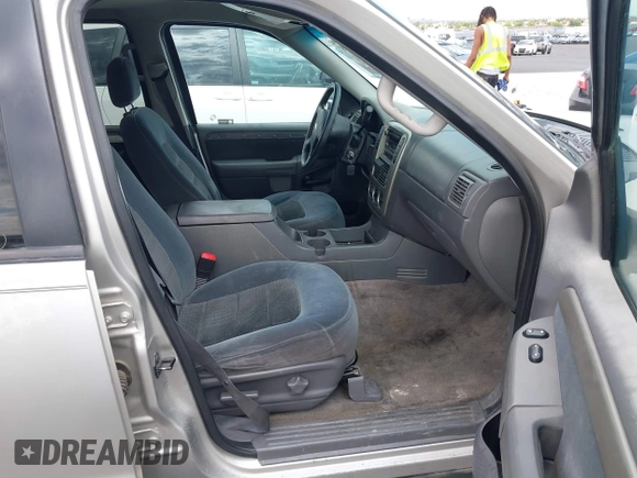 2003 Ford Explorer XLT z VIN 1FMZU73K63ZA39687, wystawiony jako IAAI lot #42647178 z przebiegiem 244 338 mil mil oraz . Historia ofert i sprzedaży dostępna na DreamBid. Obrazek 5.