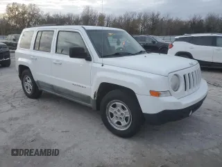 2011 Jeep Patriot Latitude with VIN 1J4NT1GA4BD285292, listed as a Copart auction lot 82780664 with 149,152 mi miles and Clean Title. Bid and sale history available at DreamBid. Image 4.