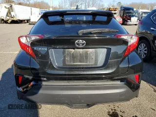 2021 Toyota C-HR LE z VIN NMTKHMBX5MR131252, wystawiony jako Copart lot #44527145 z przebiegiem 56 103 mil mil oraz Tytuł czysty. Historia ofert i sprzedaży dostępna na DreamBid. Obrazek 6.