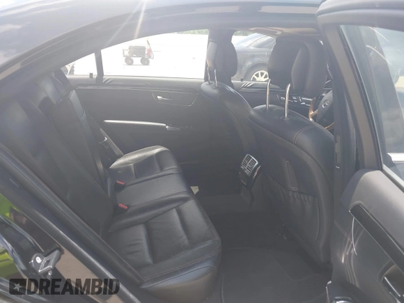 2012 Mercedes-Benz S 550 z VIN WDDNG7DB2CA430249, wystawiony jako IAAI lot #42393133 z przebiegiem 107 283 mil mil oraz . Historia ofert i sprzedaży dostępna na DreamBid. Obrazek 8.