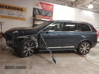 2024 Volvo XC90 Plus Bright Theme with VIN YV4062PE1R1157343, listed as a IAAI auction lot 41314576 with 24,163 mi miles. Bid and sale history available at carsss.com. Image 13.
