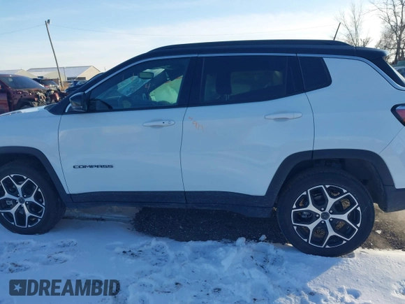 2025 Jeep Compass Limited with VIN 3C4NJDCNXST531729, listed as a IAAI auction lot 41542033 with 1,323 mi miles and . Bid and sale history available at DreamBid. Image 15.