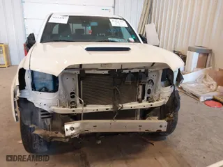 2020 Toyota Tacoma 4WD SR5 with VIN 3TMCZ5AN5LM362756, listed as a IAAI auction lot 41434387 with 42,971 mi miles. Bid and sale history available at carsss.com. Image 13.