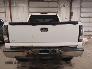 2006 Chevrolet Silverado 1500HD LT1 with VIN 1GCGK13U76F242626, listed as a IAAI auction lot 40786885 with 171,077 mi miles and . Bid and sale history available at DreamBid. Image 17.