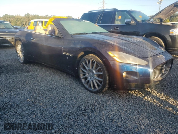 2015 Maserati GranTurismo Sport z VIN ZAM45MMA7F0127538, wystawiony jako Copart lot #75061384 z przebiegiem Nie podano mil oraz Nie do naprawy • Non repairable. Historia ofert i sprzedaży dostępna na DreamBid. Obrazek 4.