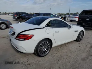 2020 Mercedes-Benz SLC 300 z VIN W1KPK3JA8LF170891, wystawiony jako Copart lot #47234064 z przebiegiem 23 270 mil mil oraz . Historia ofert i sprzedaży dostępna na DreamBid. Obrazek 3.