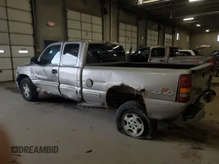 2000 Chevrolet Silverado 1500 LS with VIN 2GCEK19T9Y1374061, listed as a Copart auction lot 50147485 with 161,766 mi miles and Salvage Title. Bid and sale history available at carsss.com. Image 2.