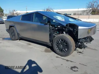 2024 Tesla Cybertruck with VIN 7G2CEHED8RA041753, listed as a IAAI auction lot 41323617 with 386 mi miles. Bid and sale history available at carsss.com. Image 1.