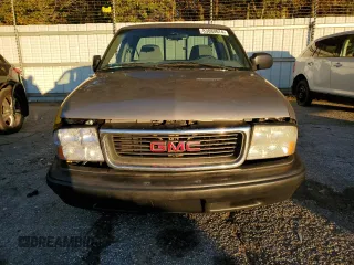2003 GMC Sonoma with VIN 1GTCS19H638195758, listed as a Copart auction lot 83080674 with 152,104 mi miles and Salvage Title. Bid and sale history available at DreamBid. Image 5.
