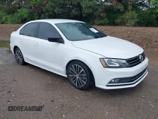 2016 Volkswagen Jetta Sport z VIN 3VWD17AJ5GM397496, wystawiony jako IAAI lot #42263052 z przebiegiem 122 188 mil mil oraz . Historia ofert i sprzedaży dostępna na DreamBid. Obrazek 1.