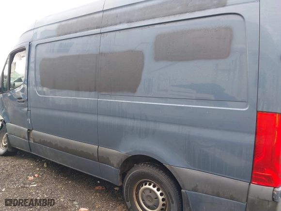 2019 Mercedes-Benz Sprinter Cargo Van with VIN WD4PF0CD5KT004774, listed as a IAAI auction lot 41262434 with 1 mi miles. Bid and sale history available at carsss.com. Image 12.