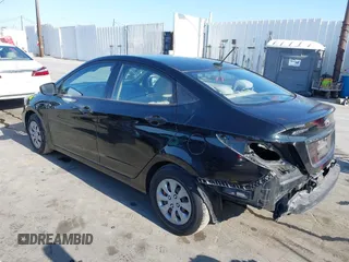 2016 Hyundai Accent SE z VIN KMHCT4AE9GU085523, wystawiony jako IAAI lot #42208002 z przebiegiem 94 653 mil mil oraz . Historia ofert i sprzedaży dostępna na DreamBid. Obrazek 3.