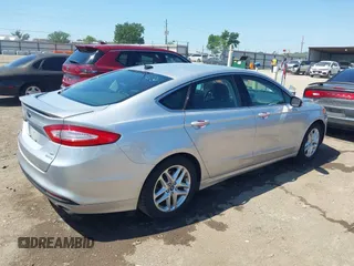 2013 Ford Fusion SE z VIN 3FA6P0HR2DR163219, wystawiony jako IAAI lot #42255313 z przebiegiem 86 631 mil mil oraz . Historia ofert i sprzedaży dostępna na DreamBid. Obrazek 4.