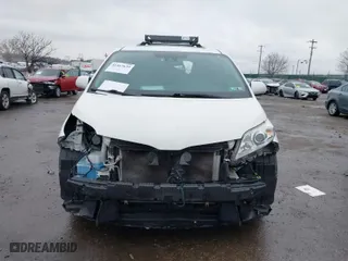 2019 Toyota Sienna XLE with VIN 5TDDZ3DC8KS215123, listed as a IAAI auction lot 41463639 with 138,815 mi miles. Bid and sale history available at carsss.com. Image 11.