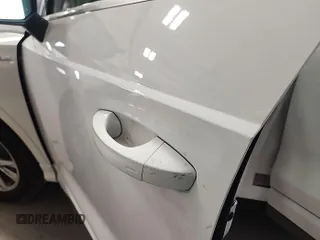 2023 Audi Q3 S line Premium z VIN WA1DECF37P1107583, wystawiony jako IAAI lot #42774151 z przebiegiem 51 891 mil mil oraz . Historia ofert i sprzedaży dostępna na DreamBid. Obrazek 27.