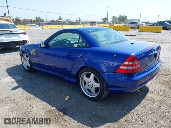 2001 Mercedes-Benz SLK 230/320 with VIN WDBKK65F11F189774, listed as a IAAI auction lot 42443314 with 228,078 mi miles and . Bid and sale history available at DreamBid. Image 3.