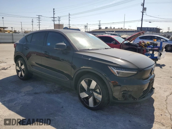 2023 Volvo C40 Ultimate z VIN YV4ED3GM6P2044486, wystawiony jako Copart lot #73490134 z przebiegiem 41 865 mil mil oraz Szkoda całkowita • Salvage title. Historia ofert i sprzedaży dostępna na DreamBid. Obrazek 4.