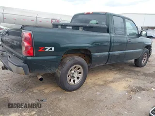 2006 Chevrolet Silverado 1500 LT1 with VIN 1GCEK19V36Z269098, listed as a IAAI auction lot 41949649 with 286,007 mi miles. Bid and sale history available at carsss.com. Image 4.