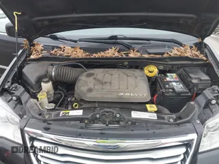 2016 Chrysler Town & Country Touring with VIN 2C4RC1BG9GR292584, listed as a IAAI auction lot 41168218 with 118,967 mi miles. Bid and sale history available at carsss.com. Image 10.