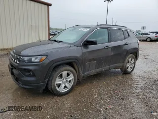 2022 Jeep Compass Latitude with VIN 3C4NJCBB4NT174893, listed as a Copart auction lot 55798225 with 76,921 mi miles and Salvage title. Bid and sale history available at DreamBid. Image 1.