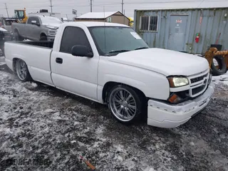 2006 Chevrolet Silverado 1500 Work Truck with VIN 1GCEC14X66Z105804, listed as a IAAI auction lot 41573768 with 132,196 mi miles. Bid and sale history available at carsss.com. Image 1.