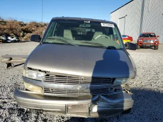 2002 Chevrolet Astro with VIN 1GNDM19X42B136240, listed as a Copart auction lot 87724935 with 195,652 mi miles and Salvage Title. Bid and sale history available at carsss.com. Image 5.