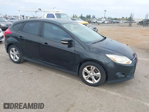 2013 Ford Focus SE with VIN 1FADP3K2XDL247582, listed as a IAAI auction lot 42083081 with 195,688 mi miles. Bid and sale history available at carsss.com. Image 1.