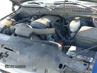 2003 Chevrolet Suburban LS with VIN 1GNEC16T33J199541, listed as a IAAI auction lot 43024767 with 245,672 mi miles and . Bid and sale history available at DreamBid. Image 12.