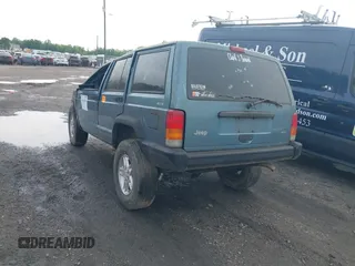 1997 Jeep Cherokee SE with VIN 1J4FJ28S4VL547975, listed as a IAAI auction lot 42363966 with Not provided miles and . Bid and sale history available at DreamBid. Image 3.