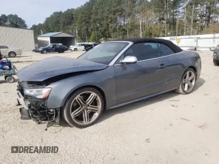 2013 Audi S5 Premium Plus z VIN WAUCGAFH6DN005589, wystawiony jako Copart lot #54307705 z przebiegiem 68 305 mil mil oraz Szkody całkowita. Historia ofert i sprzedaży dostępna na DreamBid. Obrazek 1.