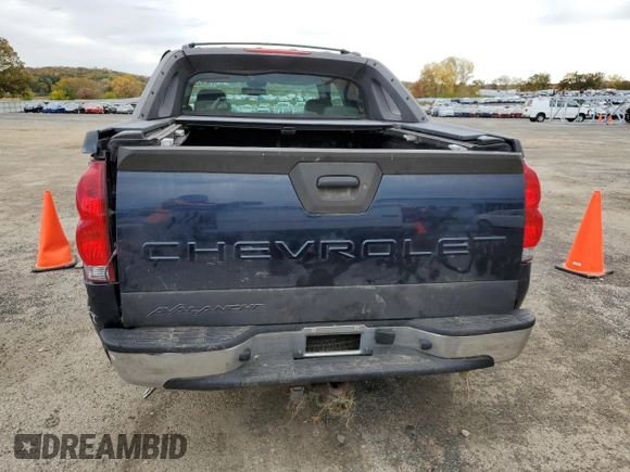 2006 Chevrolet Avalanche Z71 with VIN 3GNEK12ZX6G105626, listed as a Copart auction lot 71610203 with 0 mi miles and Salvage Title. Bid and sale history available at carsss.com. Image 6.