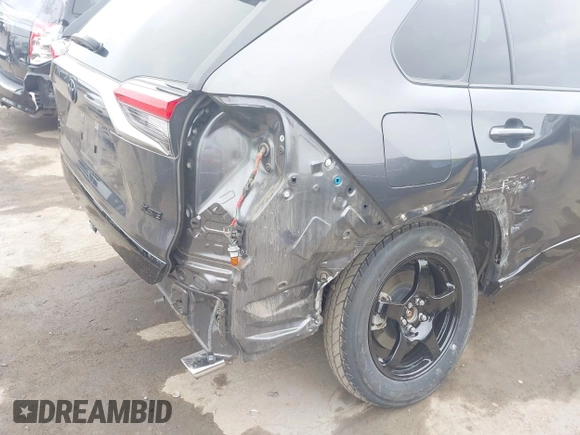 2021 Toyota RAV4 XSE with VIN JTMFB3FV7MD009432, listed as a IAAI auction lot 42439466 with 91,544 mi miles and . Bid and sale history available at DreamBid. Image 6.