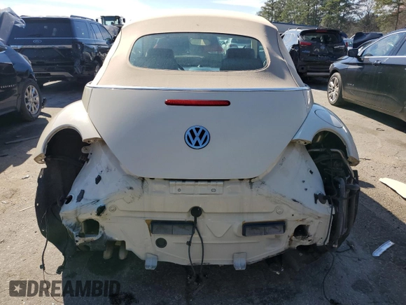 2010 Volkswagen Beetle Final Edition с VIN 3VWRW3AL0AM005940, выставлен на аукционе Copart как лот 49584805 с пробегом 95 727 миль миль и Списание • Salvage title. История ставок и продаж доступна на DreamBid. Изображение 6.