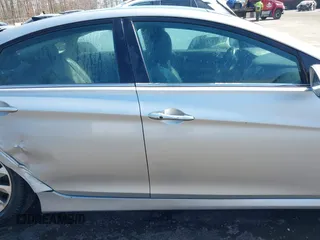 2014 Hyundai Sonata SE with VIN 5NPEC4AC2EH854480, listed as a IAAI auction lot 41784435 with 119,576 mi miles and . Bid and sale history available at DreamBid. Image 13.