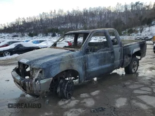 2004 Ford Super Duty F-250 XL with VIN 1FTNX21L14EA51568, listed as a Copart auction lot 88655325 with 0 mi miles and Salvage Title. Bid and sale history available at carsss.com. Image 1.