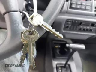 1994 Ford Tempo z VIN 1FAPP31X6RK108511, wystawiony jako IAAI lot #42004445 z przebiegiem 3310 mil mil oraz . Historia ofert i sprzedaży dostępna na DreamBid. Obrazek 11.