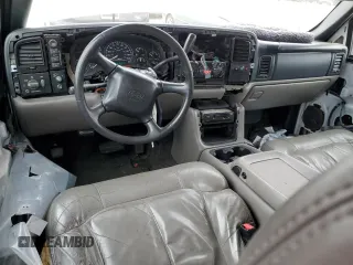 2002 Chevrolet Suburban Z71 with VIN 3GNFK16T12G337293, listed as a Copart auction lot 45226565 with 254,901 mi miles and Salvage Title. Bid and sale history available at carsss.com. Image 8.