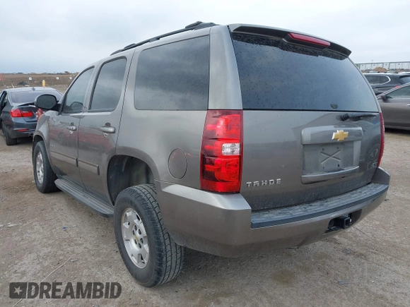 2012 Chevrolet Tahoe LS z VIN 1GNSCAE08CR323878, wystawiony jako IAAI lot #41936259 z przebiegiem 67 542 mil mil oraz . Historia ofert i sprzedaży dostępna na DreamBid. Obrazek 3.