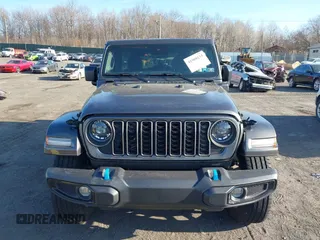 2024 Jeep Wrangler Willys z VIN 1C4RJXN60RW293872, wystawiony jako IAAI lot #41908133 z przebiegiem 850 mil mil oraz . Historia ofert i sprzedaży dostępna na DreamBid. Obrazek 12.