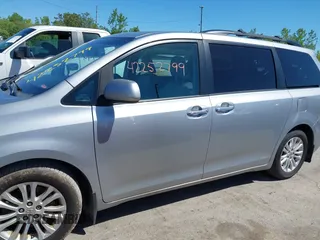 2015 Toyota Sienna XLE с VIN 5TDYK3DC0FS688624, выставлен на аукционе IAAI как лот 42252799 с пробегом 201 522 миль миль и . История ставок и продаж доступна на DreamBid. Изображение 14.
