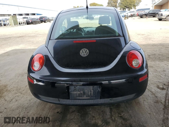 2010 Volkswagen New Beetle Coupe with VIN 3VWPG3AG8AM036554, listed as a Copart auction lot 52403365 with 138,857 mi miles and Salvage Title. Bid and sale history available at carsss.com. Image 6.