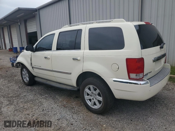 2007 Chrysler Aspen Limited z VIN 1A8HW58207F531932, wystawiony jako Copart lot #70396474 z przebiegiem 188 543 mil mil oraz Szkoda całkowita • Salvage title. Historia ofert i sprzedaży dostępna na DreamBid. Obrazek 2.